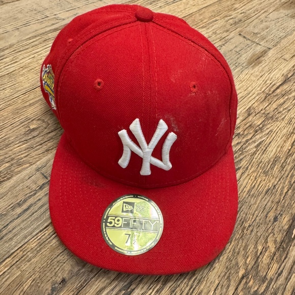 Preowned NEW ERA 59Fifty Red White NEW York NY Yankees Fitted Ball Cap HAT SZ - Picture 1 of 4